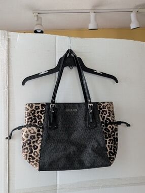 Michael Kors Black Bag Purse w/ Leopard Side Panels Roomy Pockets Academia Offic